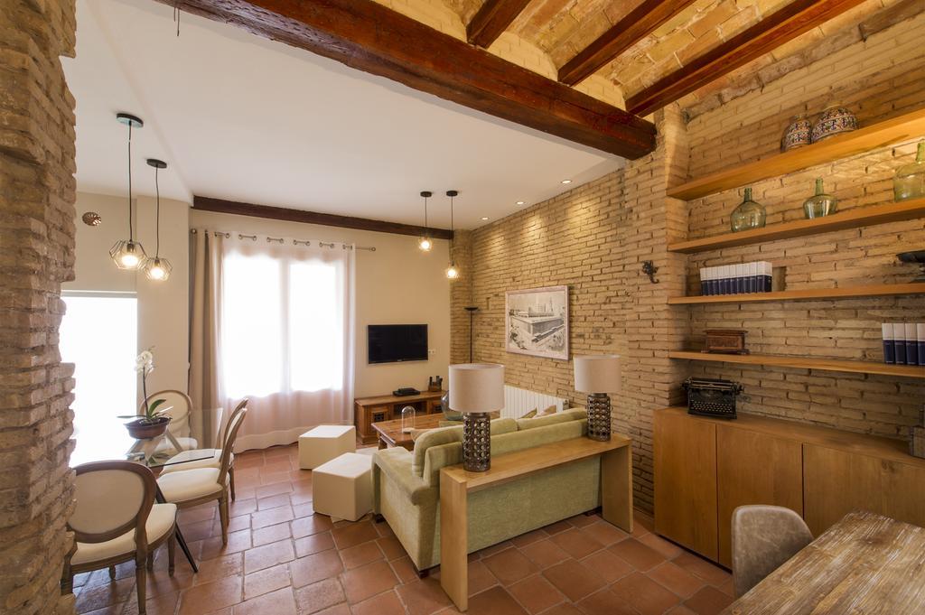 Sueca Apartment With Terrace Ruzafa Mid-Term Valencia Bagian luar foto