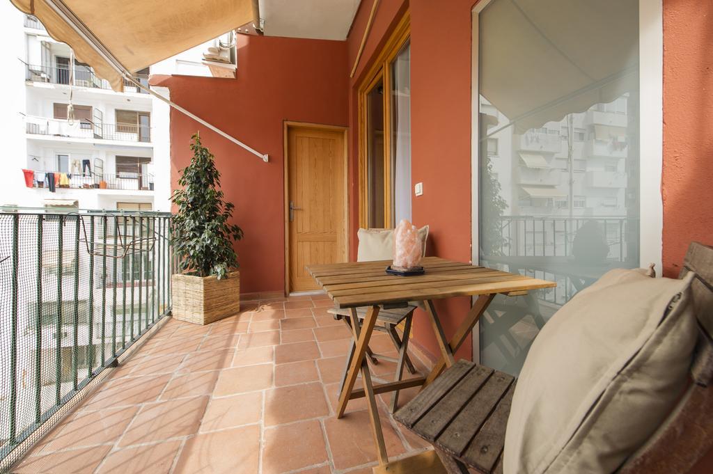 Sueca Apartment With Terrace Ruzafa Mid-Term Valencia Bagian luar foto