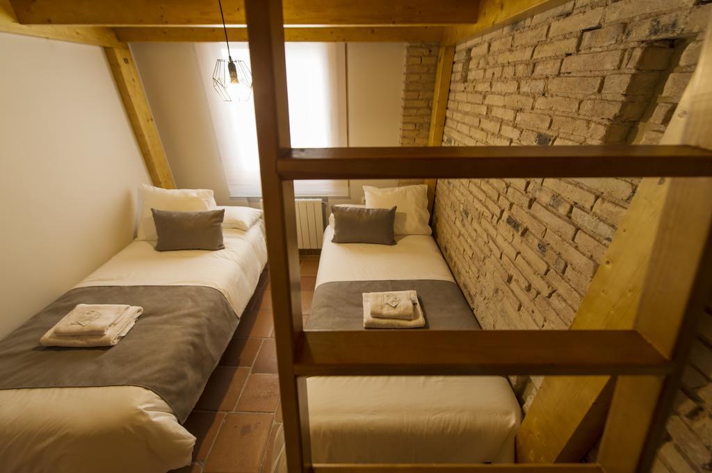 Sueca Apartment With Terrace Ruzafa Mid-Term Valencia Bagian luar foto