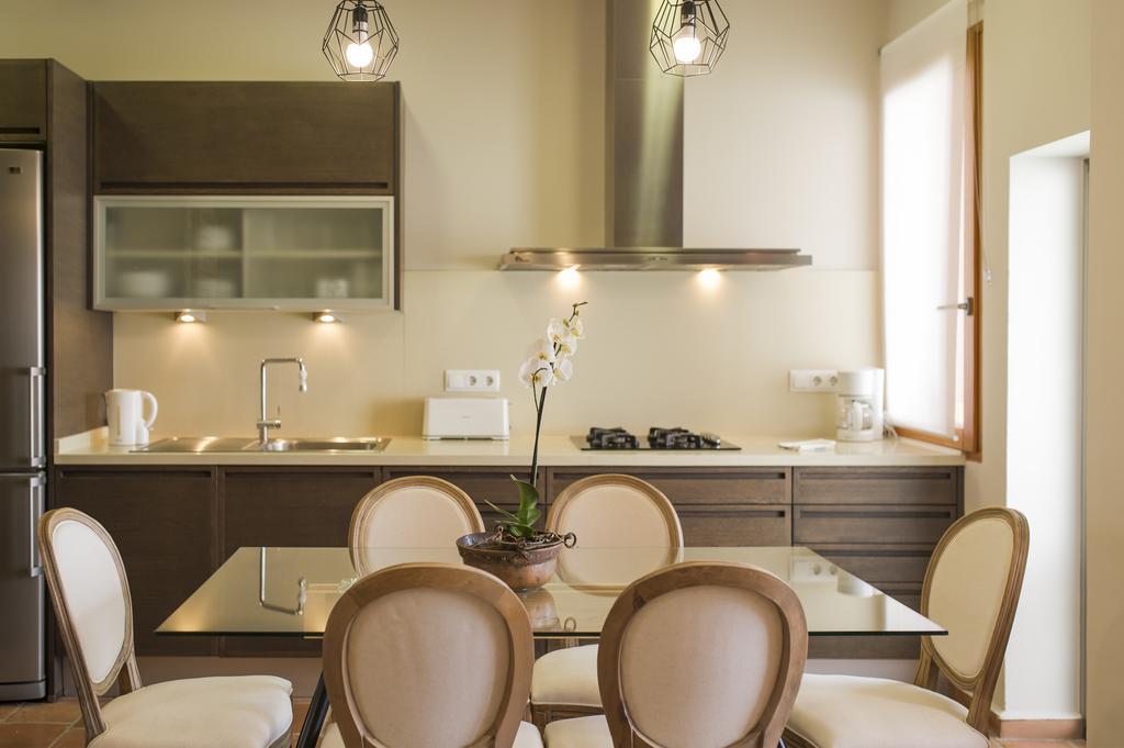 Sueca Apartment With Terrace Ruzafa Mid-Term Valencia Bagian luar foto